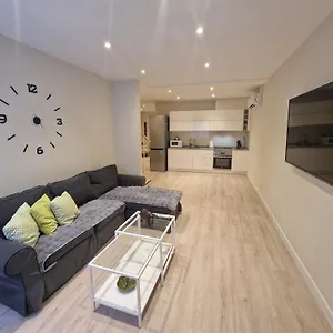 Apartamento Barcelona Duplex De 3, L'Hospitalet de Llobregat